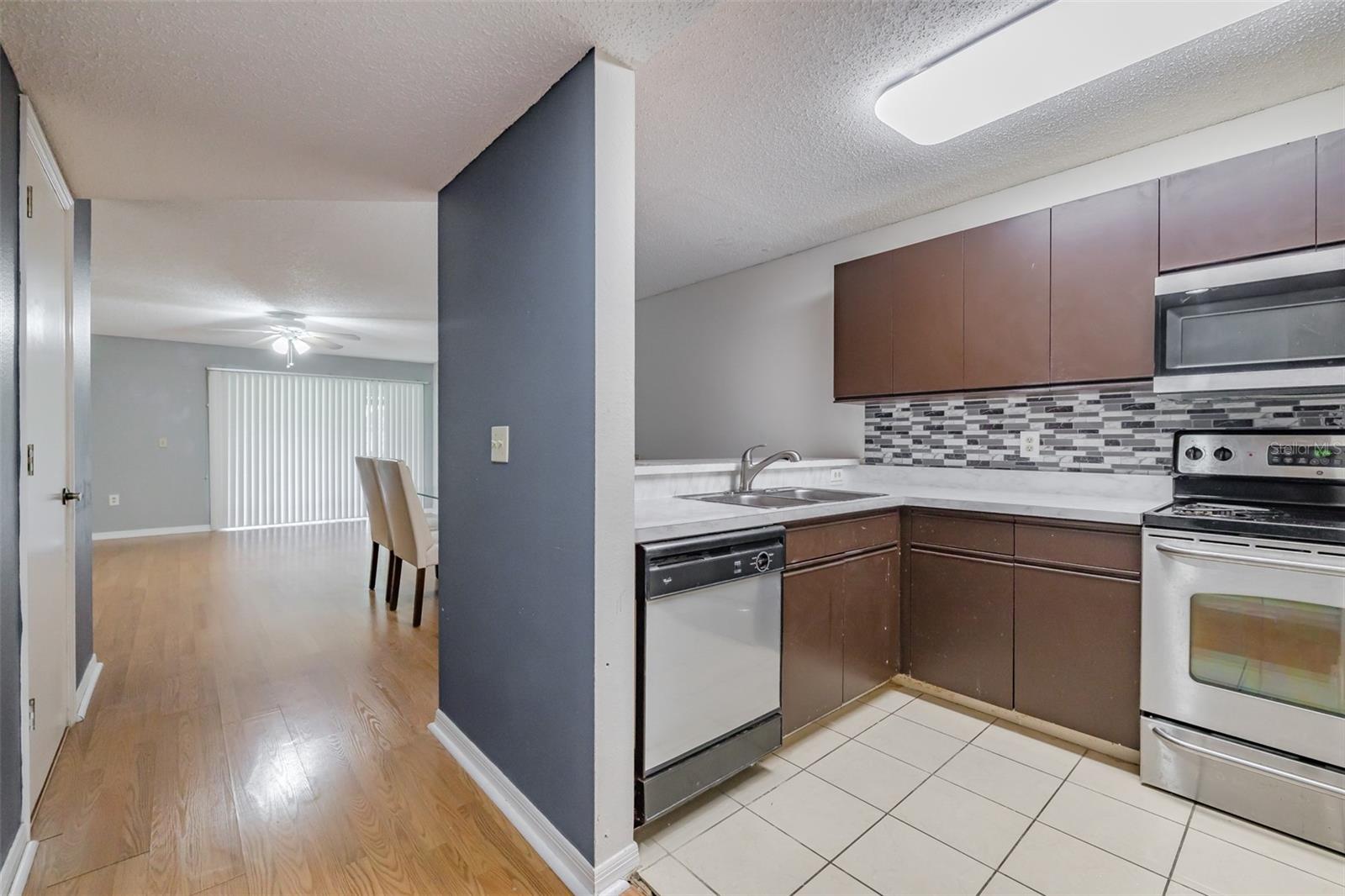 14643 PAR CLUB CIR #14643, TAMPA, FL, 33618