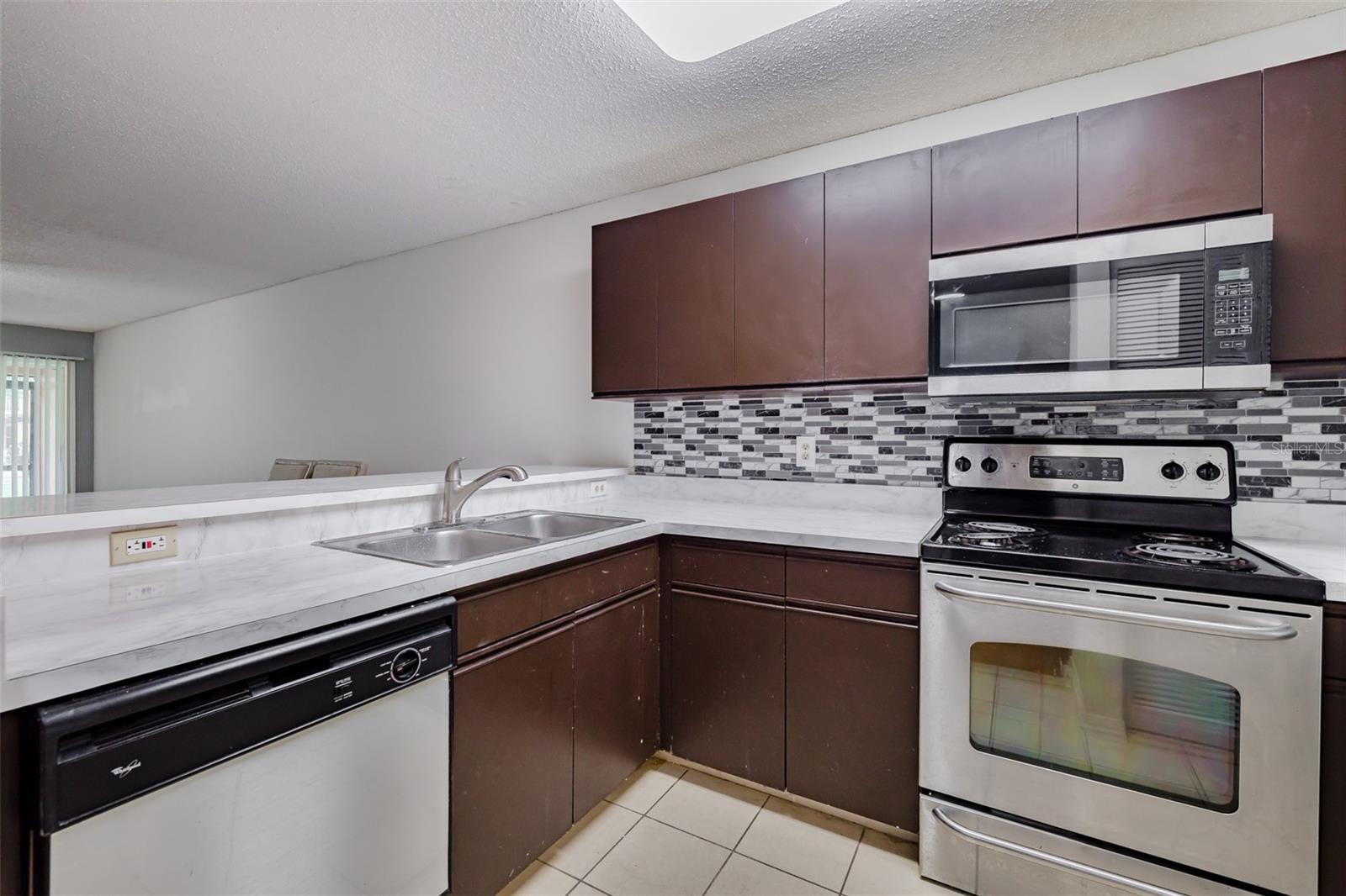 14643 PAR CLUB CIR #14643, TAMPA, FL, 33618