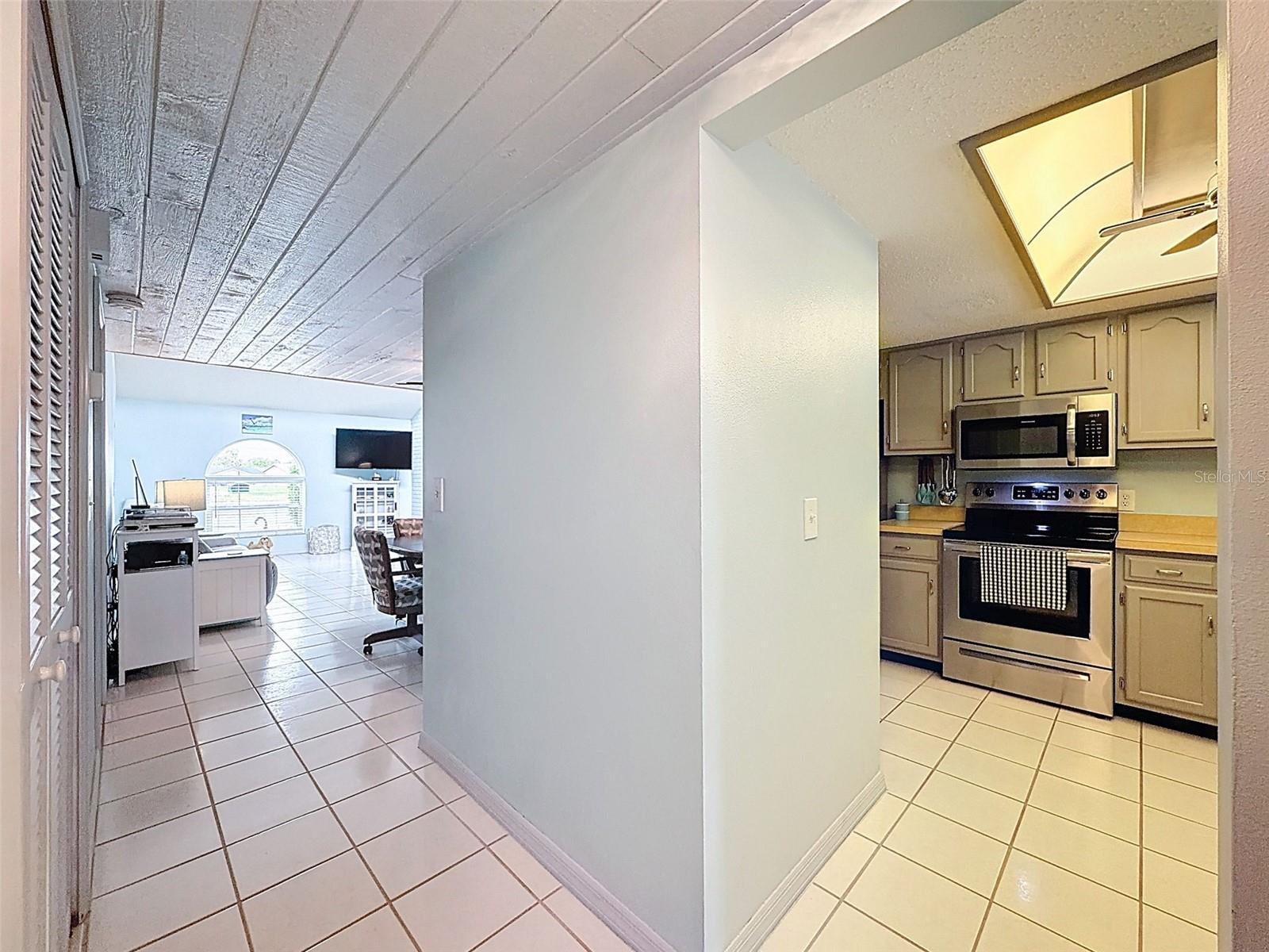 9127 LINGROVE RD, WEEKI WACHEE, FL, 34613