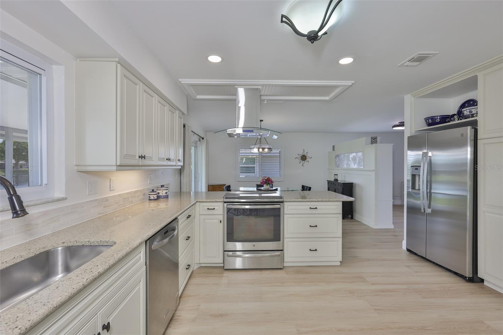 2003 WEDGE CT, SUN CITY CENTER, FL, 33573