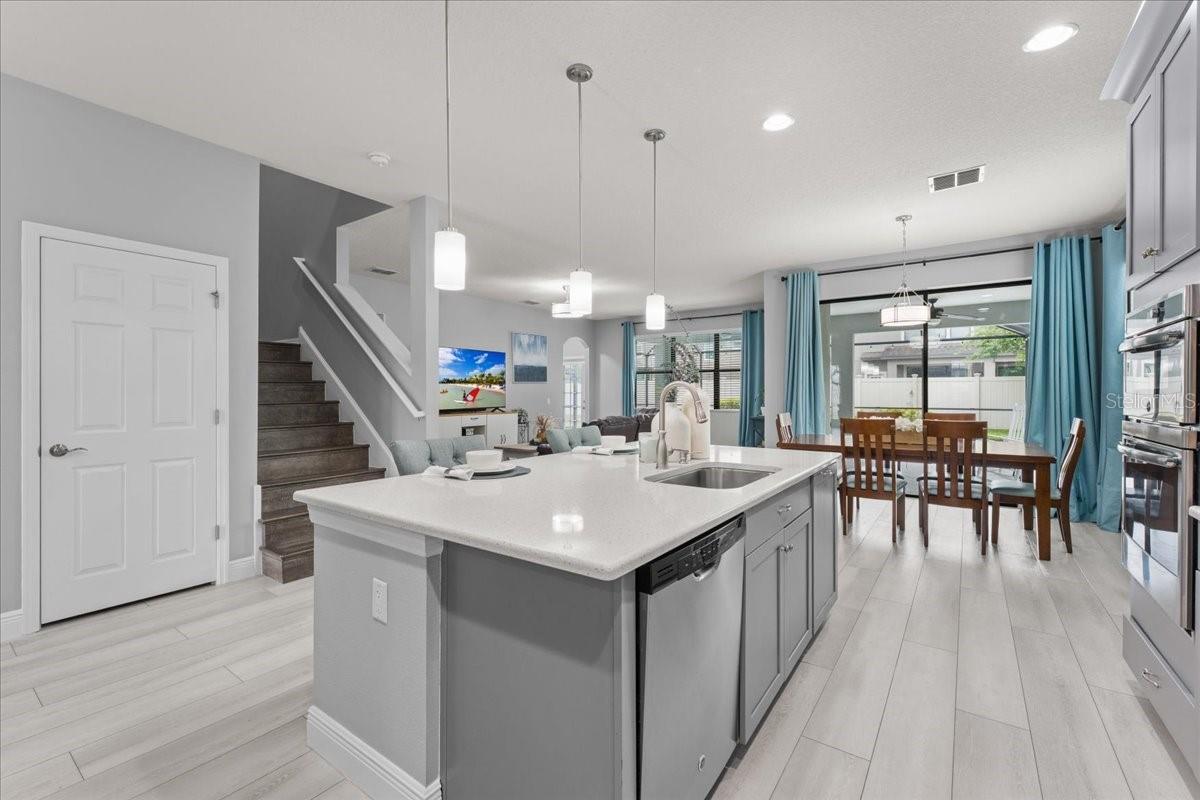 1675 FEATHER GRASS LOOP, LUTZ, FL, 33558