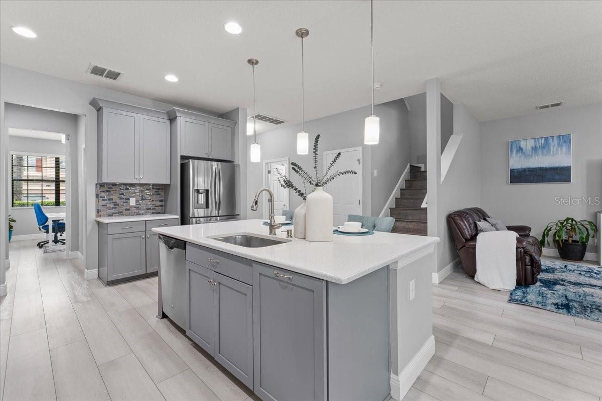 1675 FEATHER GRASS LOOP, LUTZ, FL, 33558