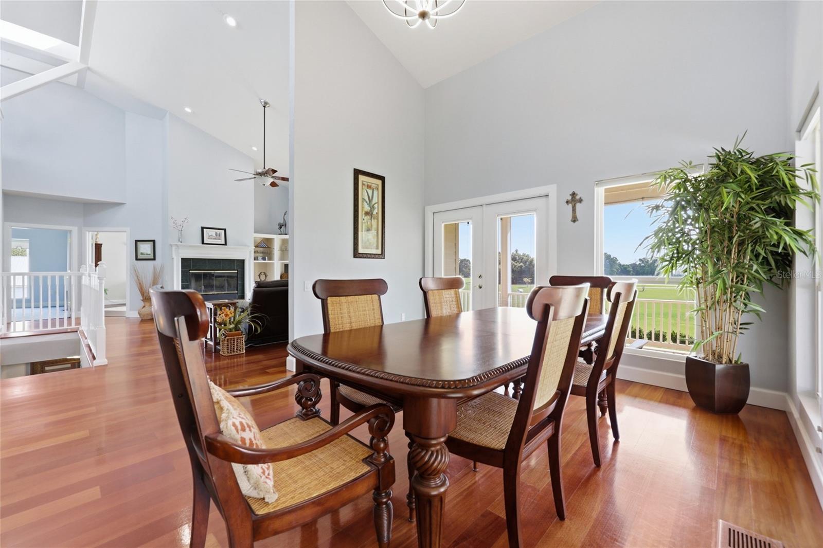 1042 SW WOODLAND AVE, FORT WHITE, FL, 32038