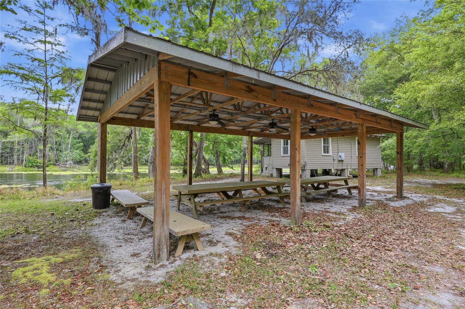 1042 SW WOODLAND AVE, FORT WHITE, FL, 32038