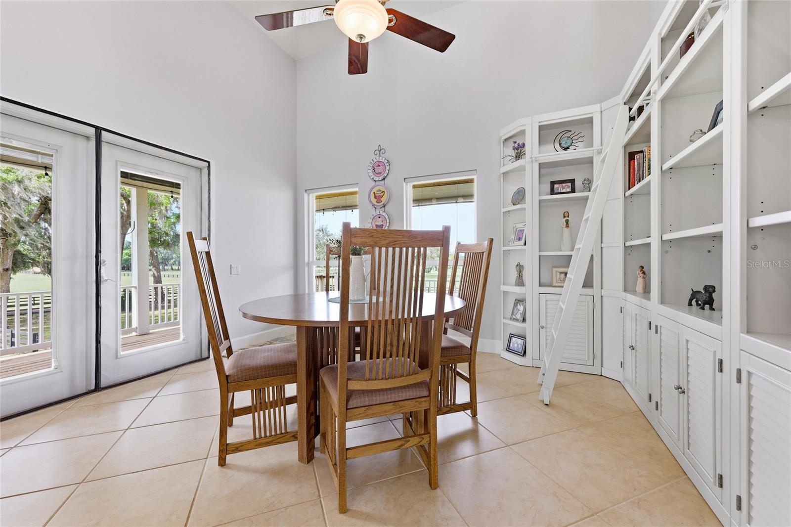 1042 SW WOODLAND AVE, FORT WHITE, FL, 32038