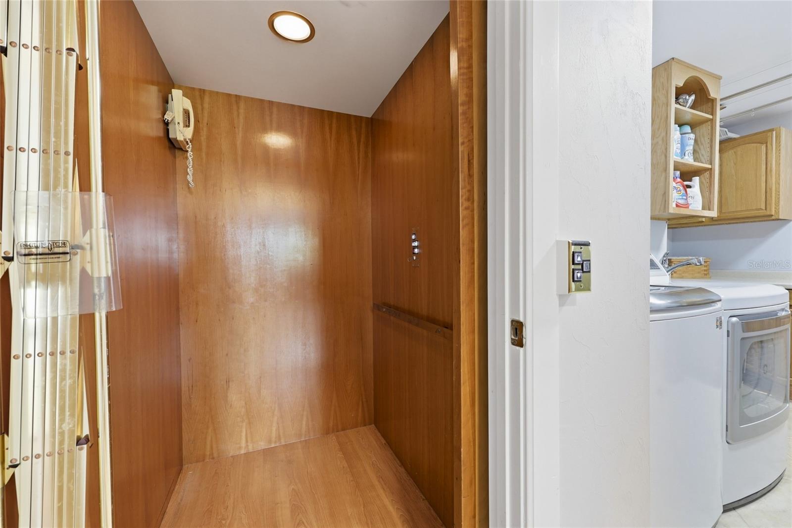 1042 SW WOODLAND AVE, FORT WHITE, FL, 32038