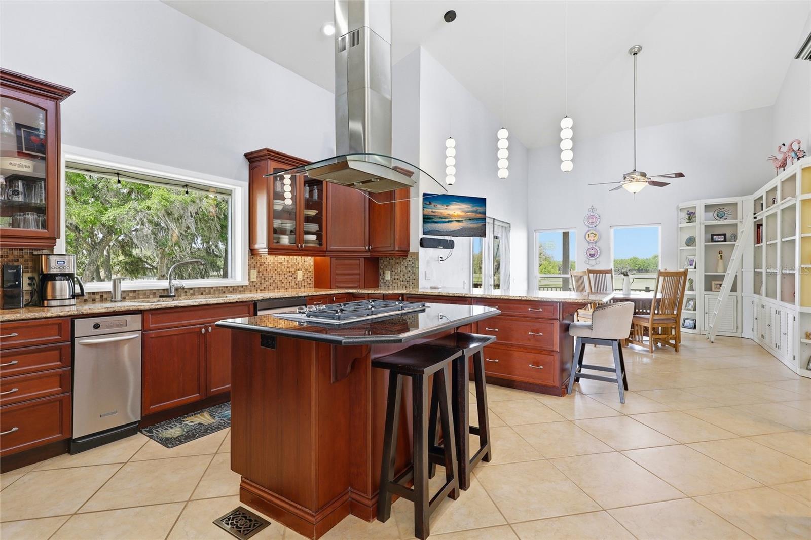 1042 SW WOODLAND AVE, FORT WHITE, FL, 32038