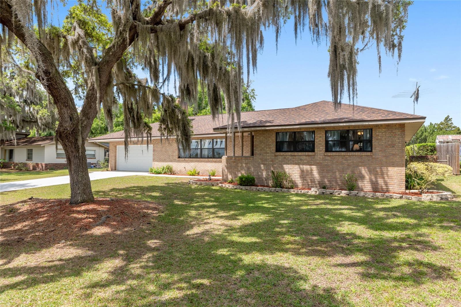 38845 ELLA DR, LADY LAKE, FL, 32159