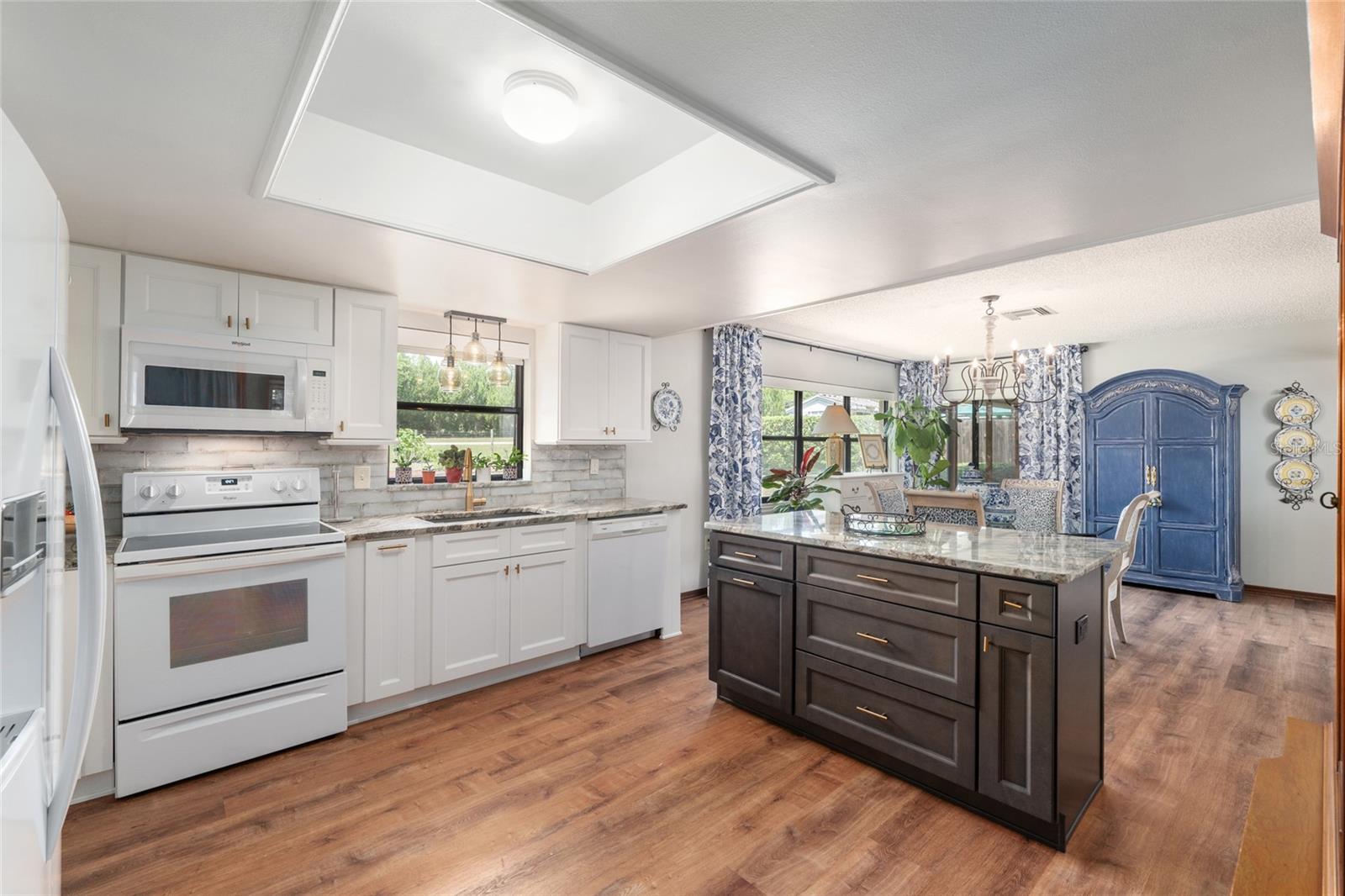 38845 ELLA DR, LADY LAKE, FL, 32159