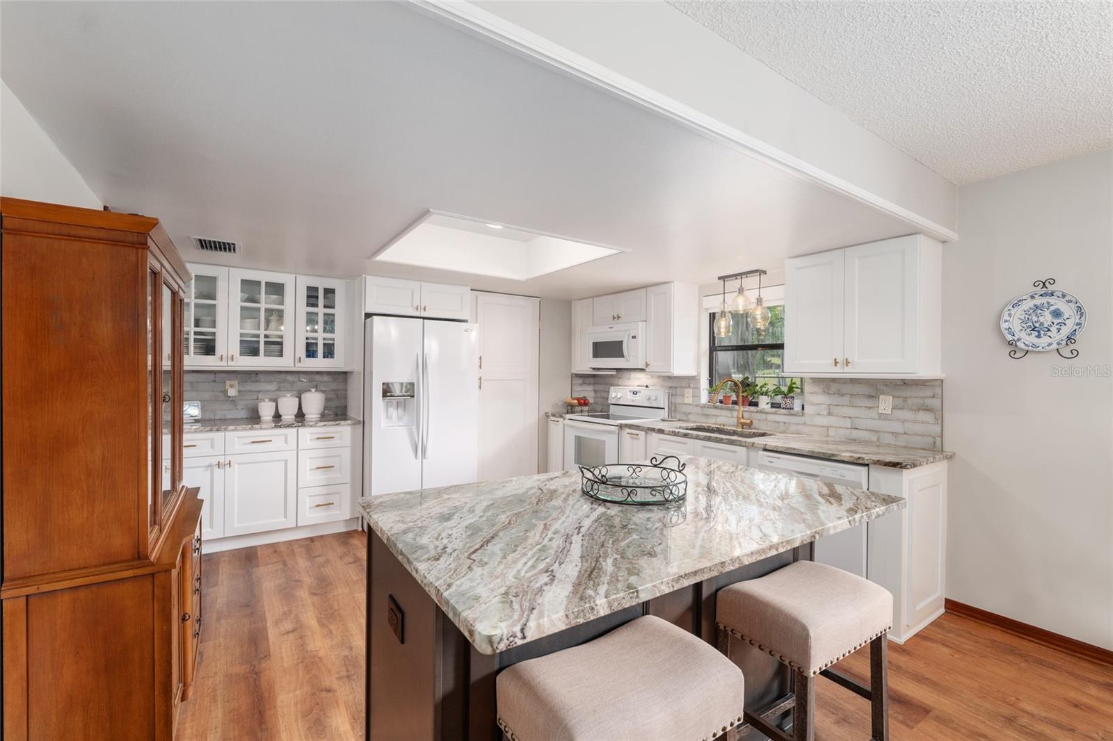 38845 ELLA DR, LADY LAKE, FL, 32159