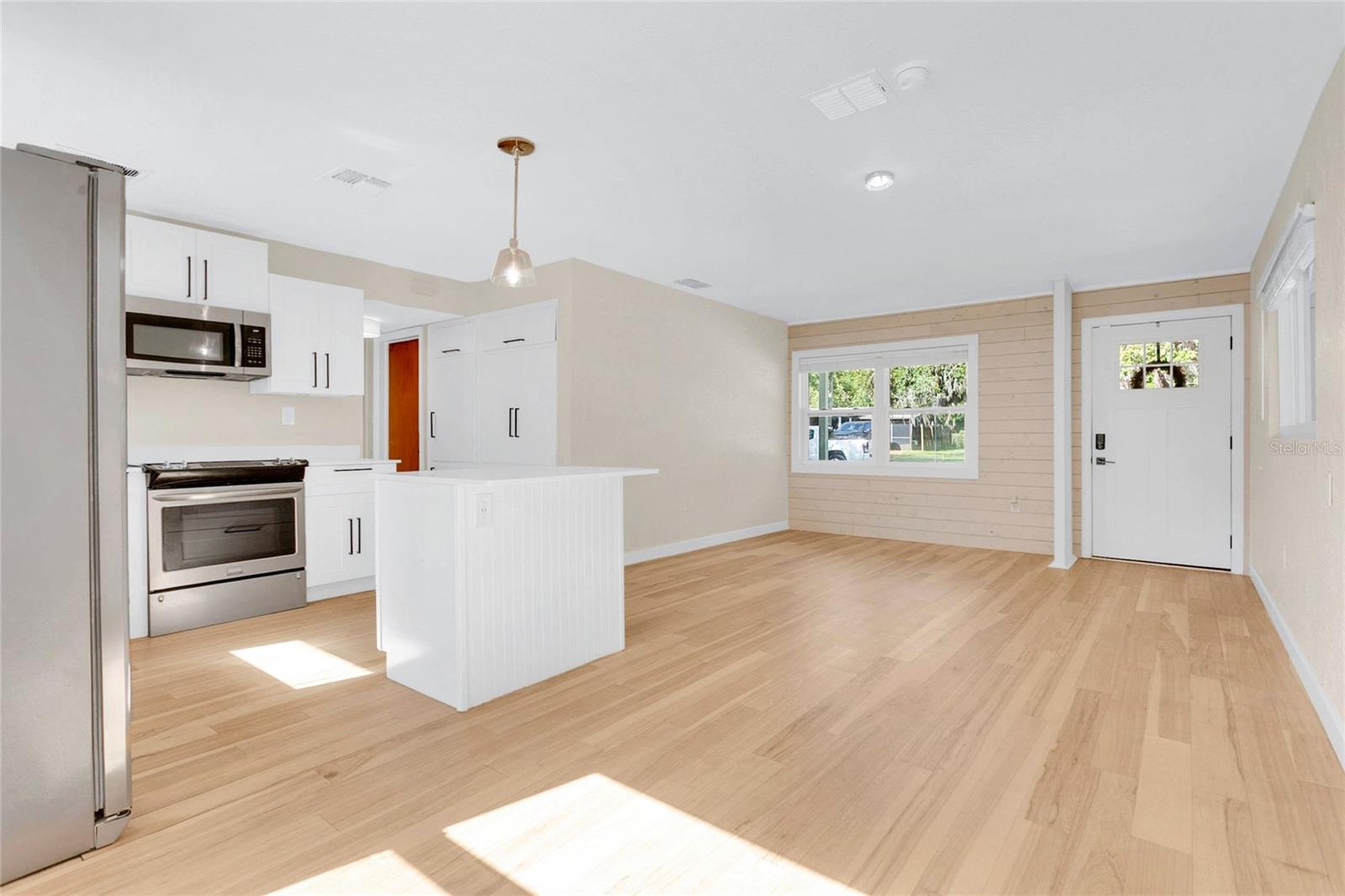 2105 S PALMETTO AVE, SANFORD, FL, 32771