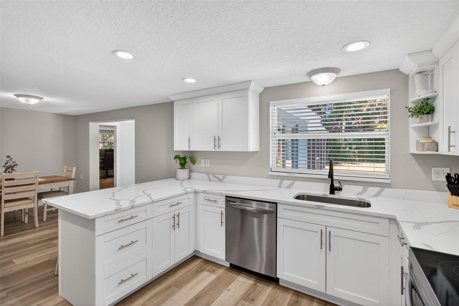 823 RIVERSIDE DR, TARPON SPRINGS, FL, 34689