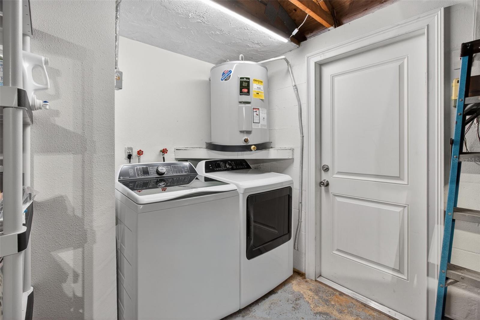 823 RIVERSIDE DR, TARPON SPRINGS, FL, 34689