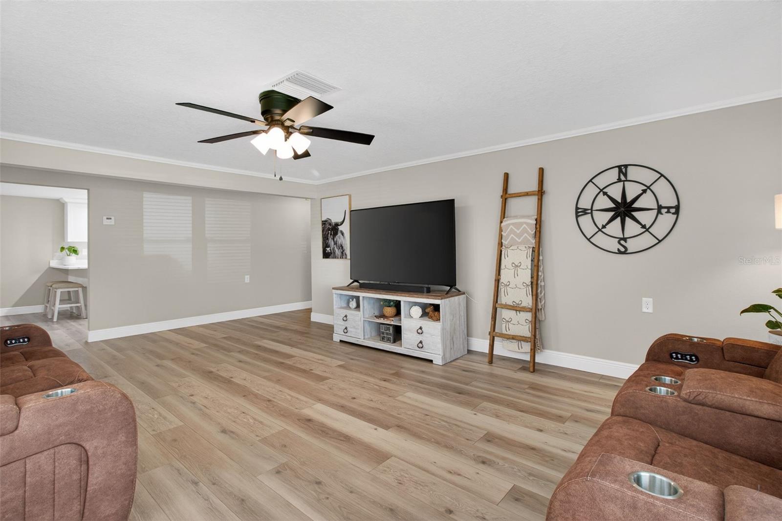 823 RIVERSIDE DR, TARPON SPRINGS, FL, 34689