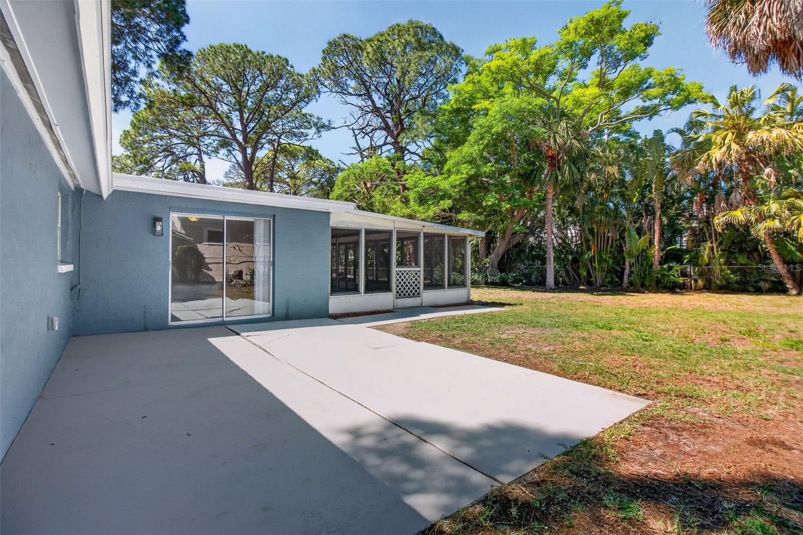 823 RIVERSIDE DR, TARPON SPRINGS, FL, 34689