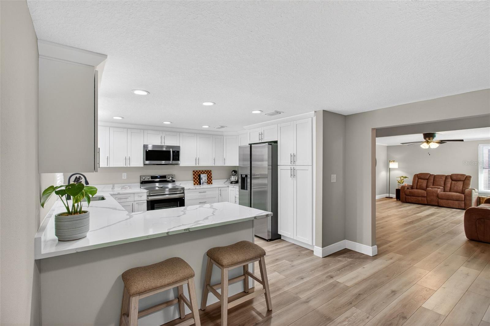 823 RIVERSIDE DR, TARPON SPRINGS, FL, 34689