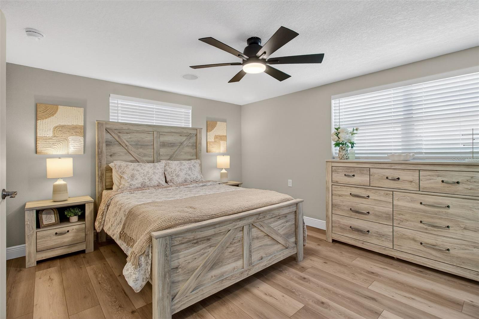 823 RIVERSIDE DR, TARPON SPRINGS, FL, 34689