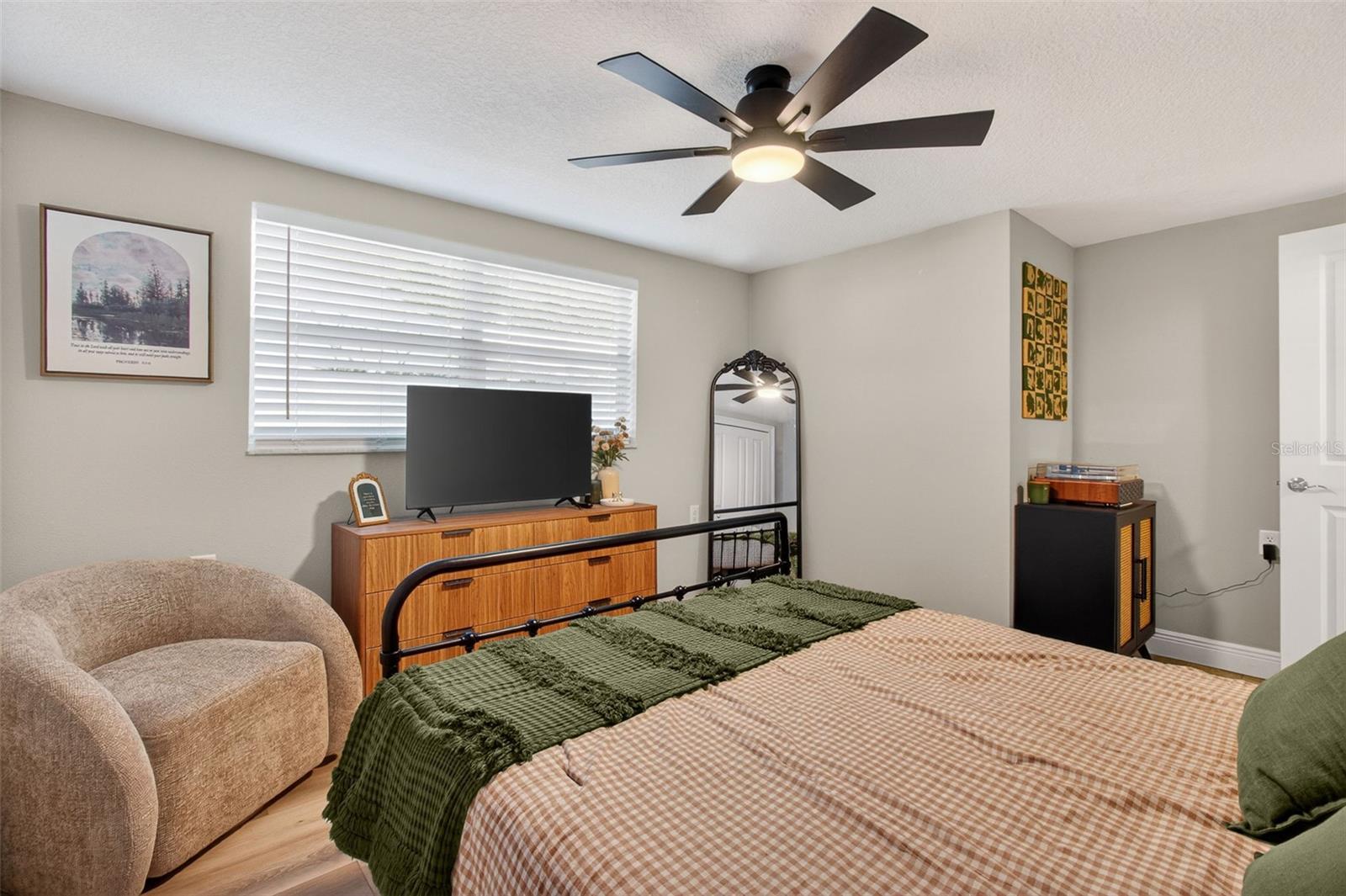 823 RIVERSIDE DR, TARPON SPRINGS, FL, 34689