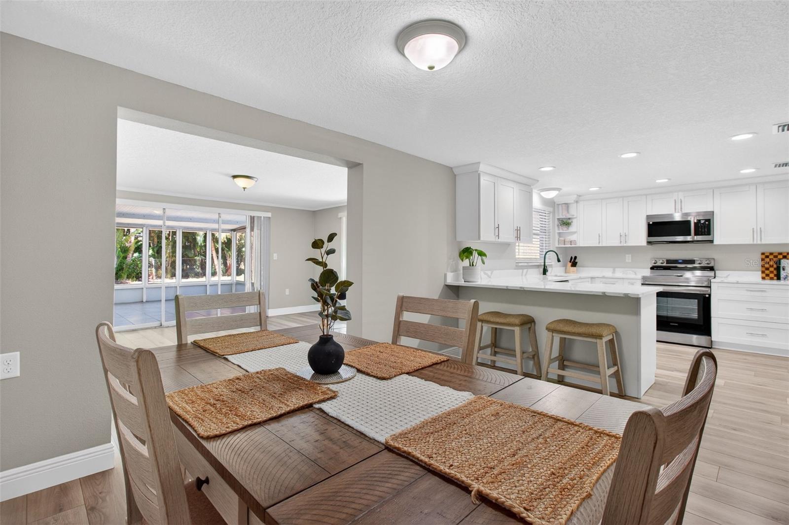 823 RIVERSIDE DR, TARPON SPRINGS, FL, 34689