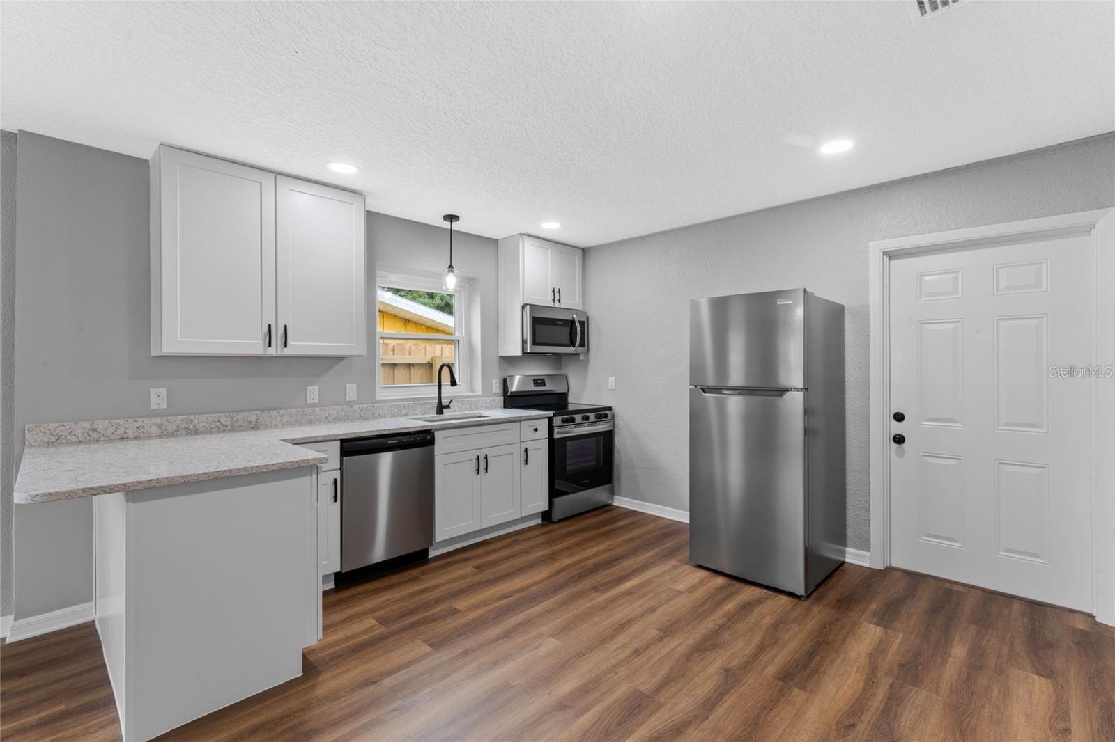 2441 S MILLS AVE, ORLANDO, FL, 32806