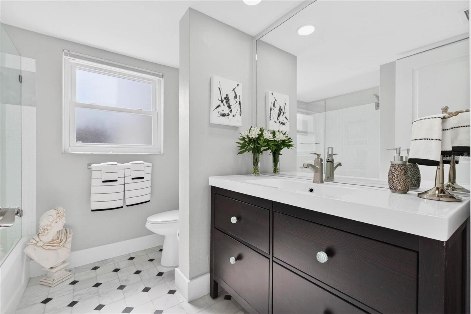 1065 EDEN ISLE BLVD NE #1, ST PETERSBURG, FL, 33704