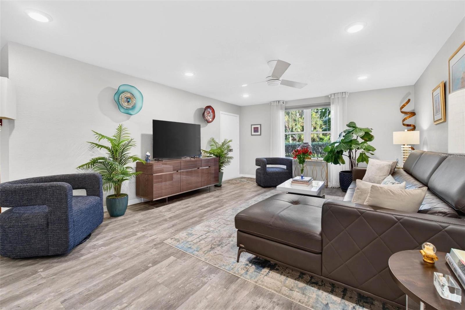 1065 EDEN ISLE BLVD NE #1, ST PETERSBURG, FL, 33704