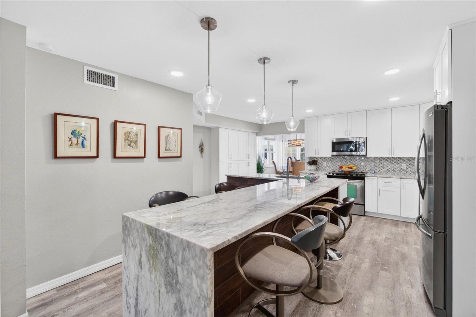 1065 EDEN ISLE BLVD NE #1, ST PETERSBURG, FL, 33704