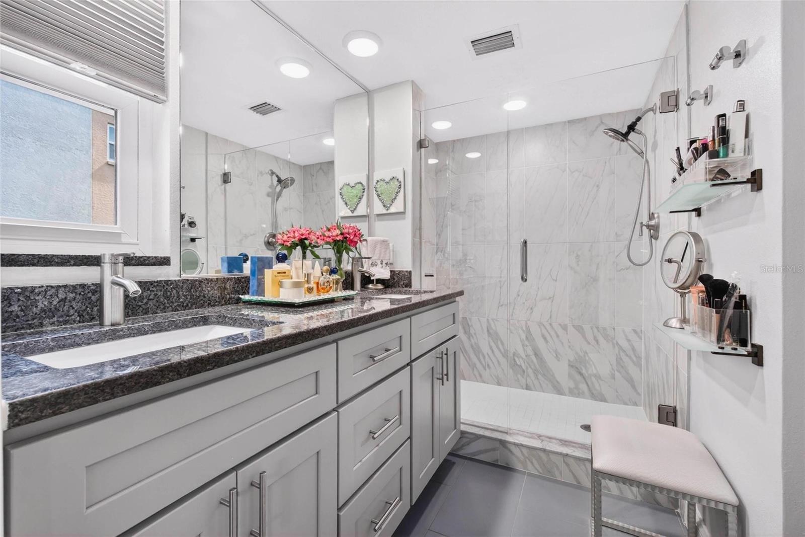 1065 EDEN ISLE BLVD NE #1, ST PETERSBURG, FL, 33704