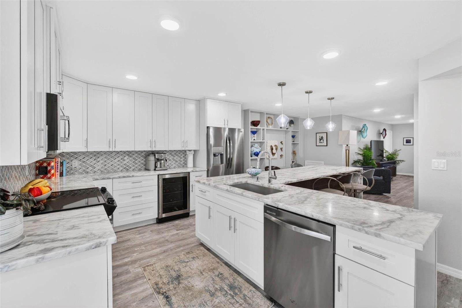 1065 EDEN ISLE BLVD NE #1, ST PETERSBURG, FL, 33704