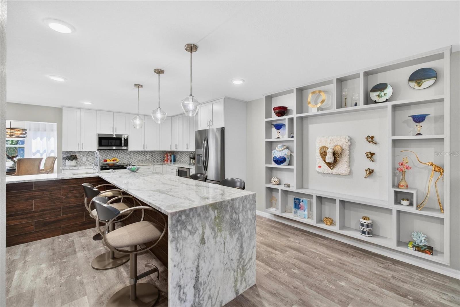 1065 EDEN ISLE BLVD NE #1, ST PETERSBURG, FL, 33704