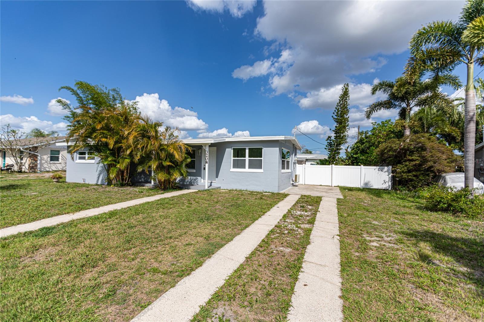 3208 PINETREE ST, PORT CHARLOTTE, FL, 33952