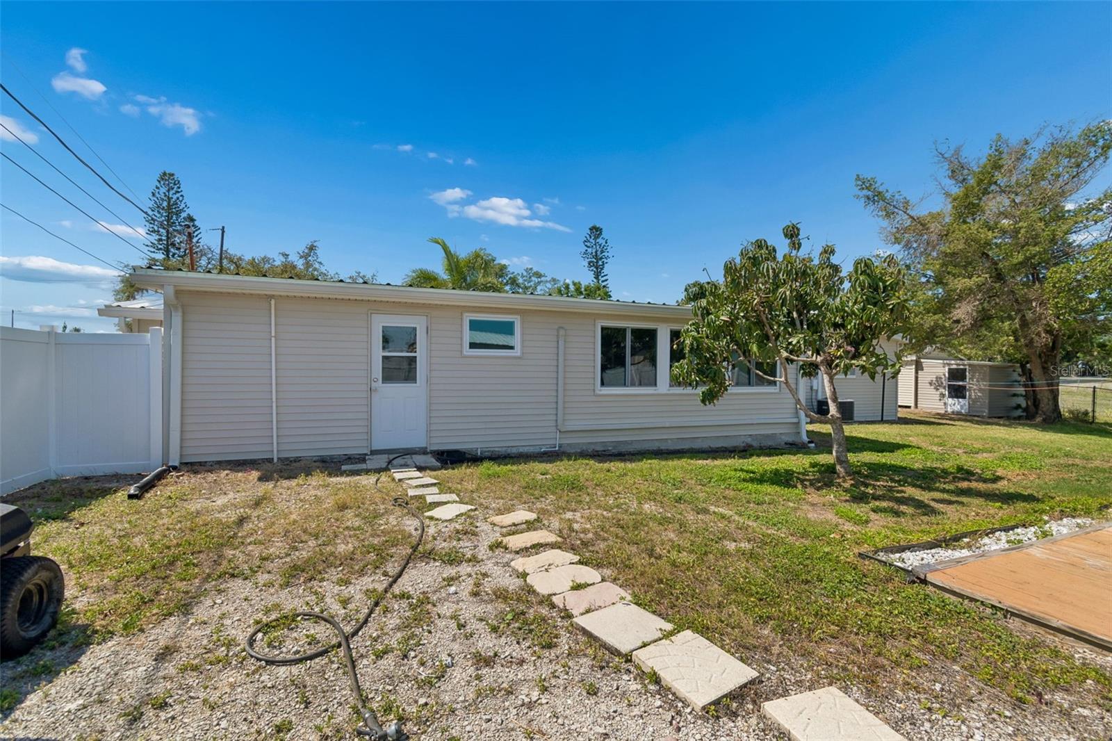 1130 SWEENEY DR, RUSKIN, FL, 33570