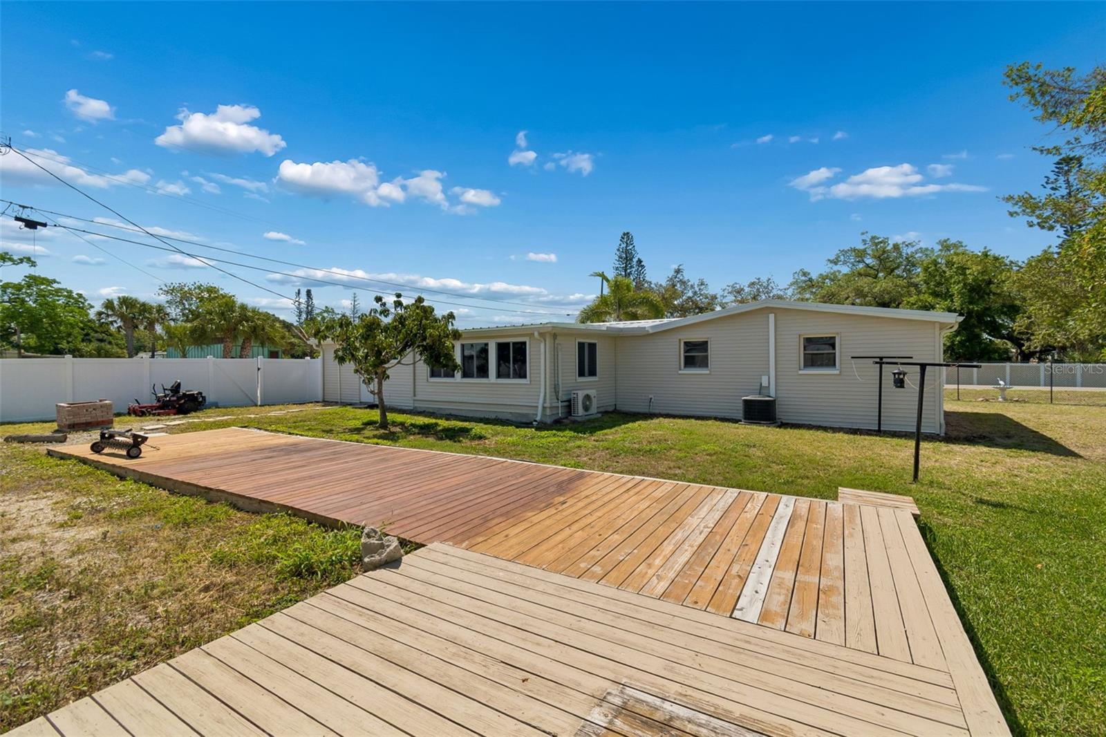 1130 SWEENEY DR, RUSKIN, FL, 33570