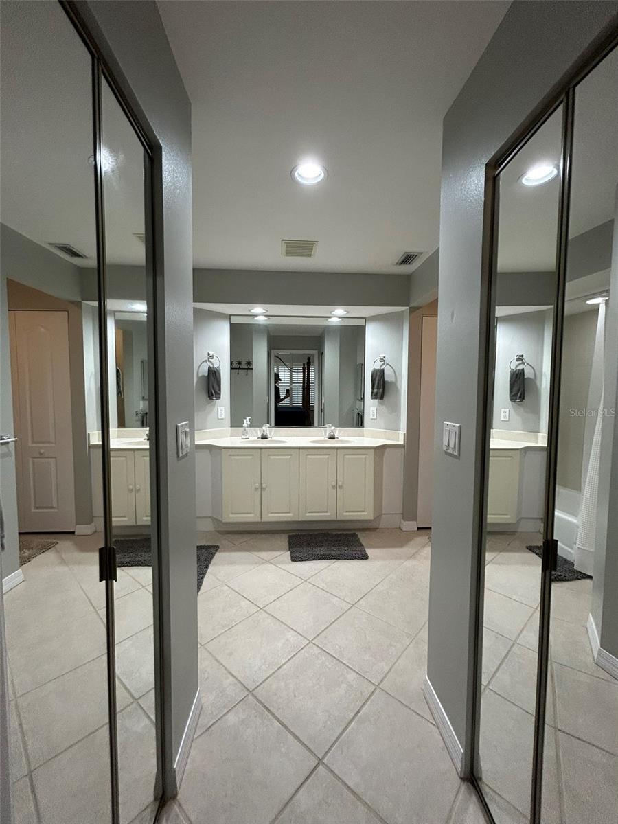 3706 54TH DR W #204, BRADENTON, FL, 34210