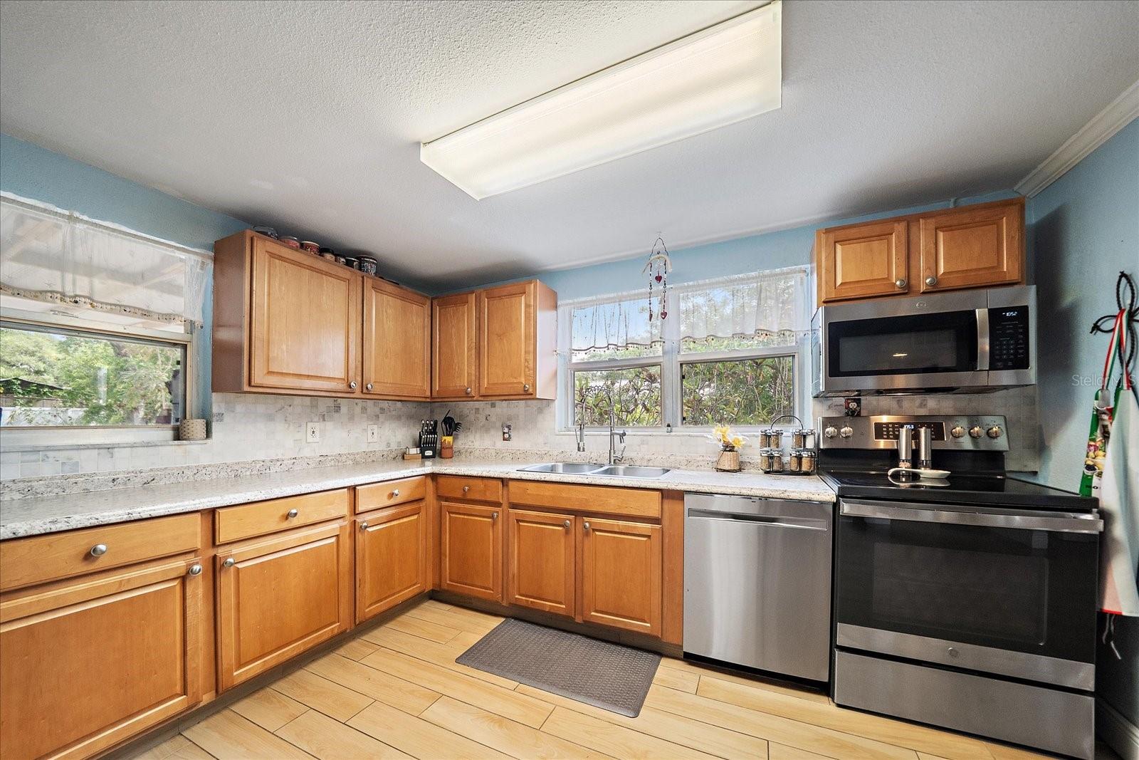 2503 53RD AVE W, BRADENTON, FL, 34207