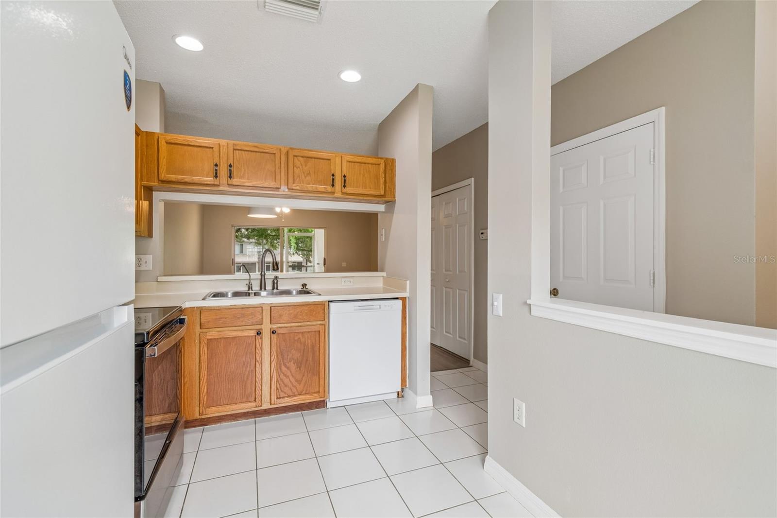 2237 LAKE WOODBERRY CIR, BRANDON, FL, 33510