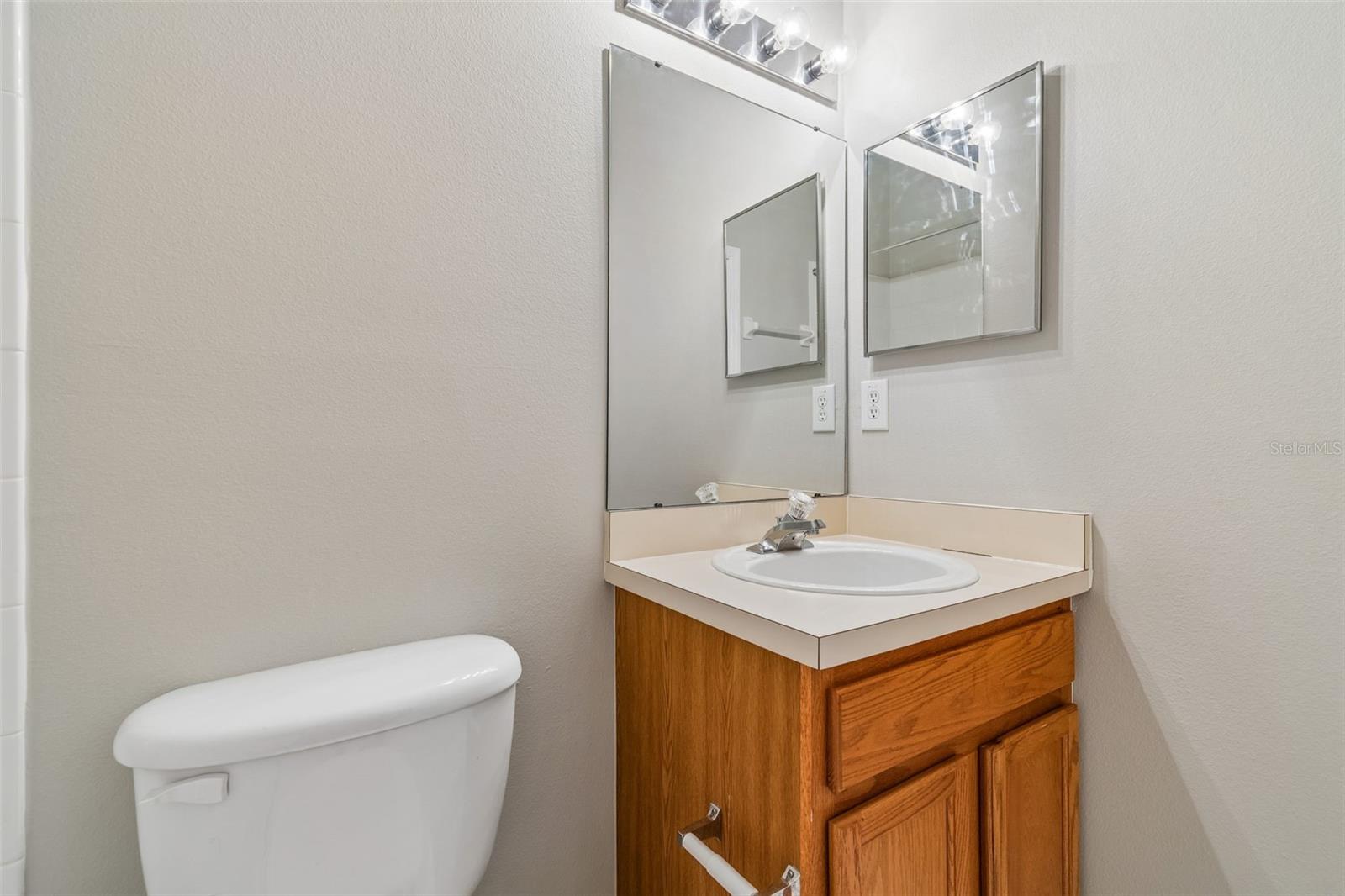 2237 LAKE WOODBERRY CIR, BRANDON, FL, 33510