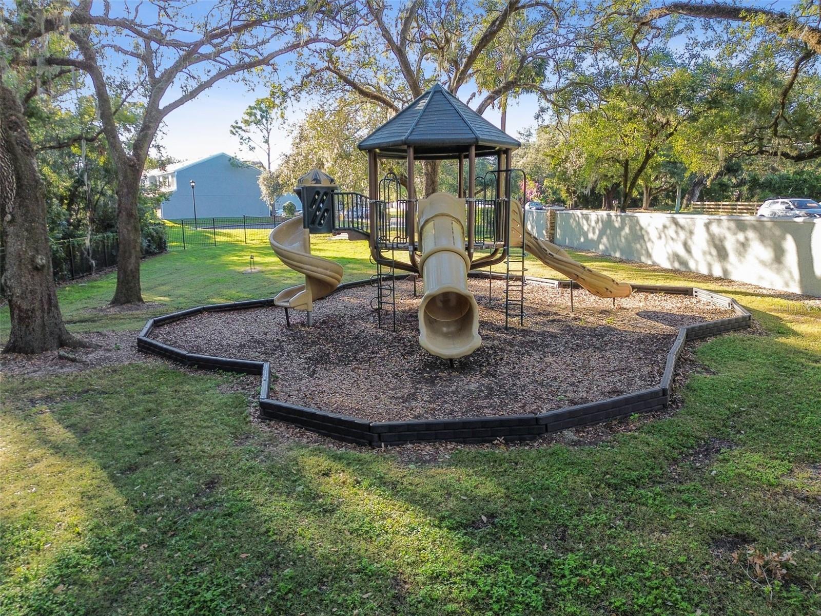 2237 LAKE WOODBERRY CIR, BRANDON, FL, 33510