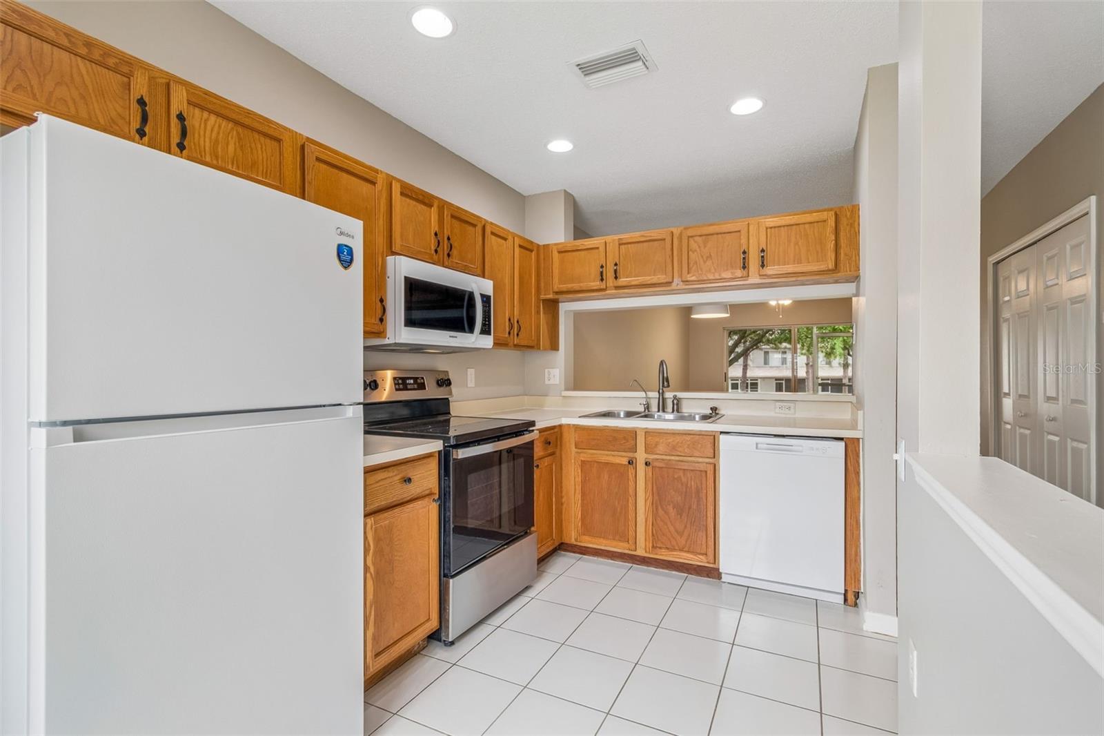 2237 LAKE WOODBERRY CIR, BRANDON, FL, 33510