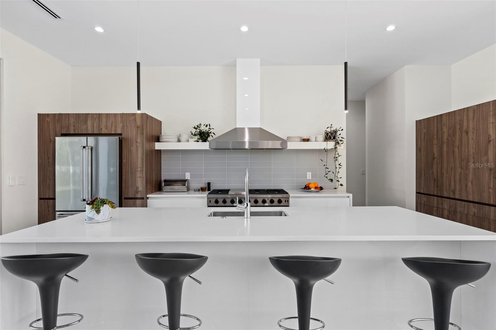 1304 INDIAN ROCKS RD, BELLEAIR, FL, 33756