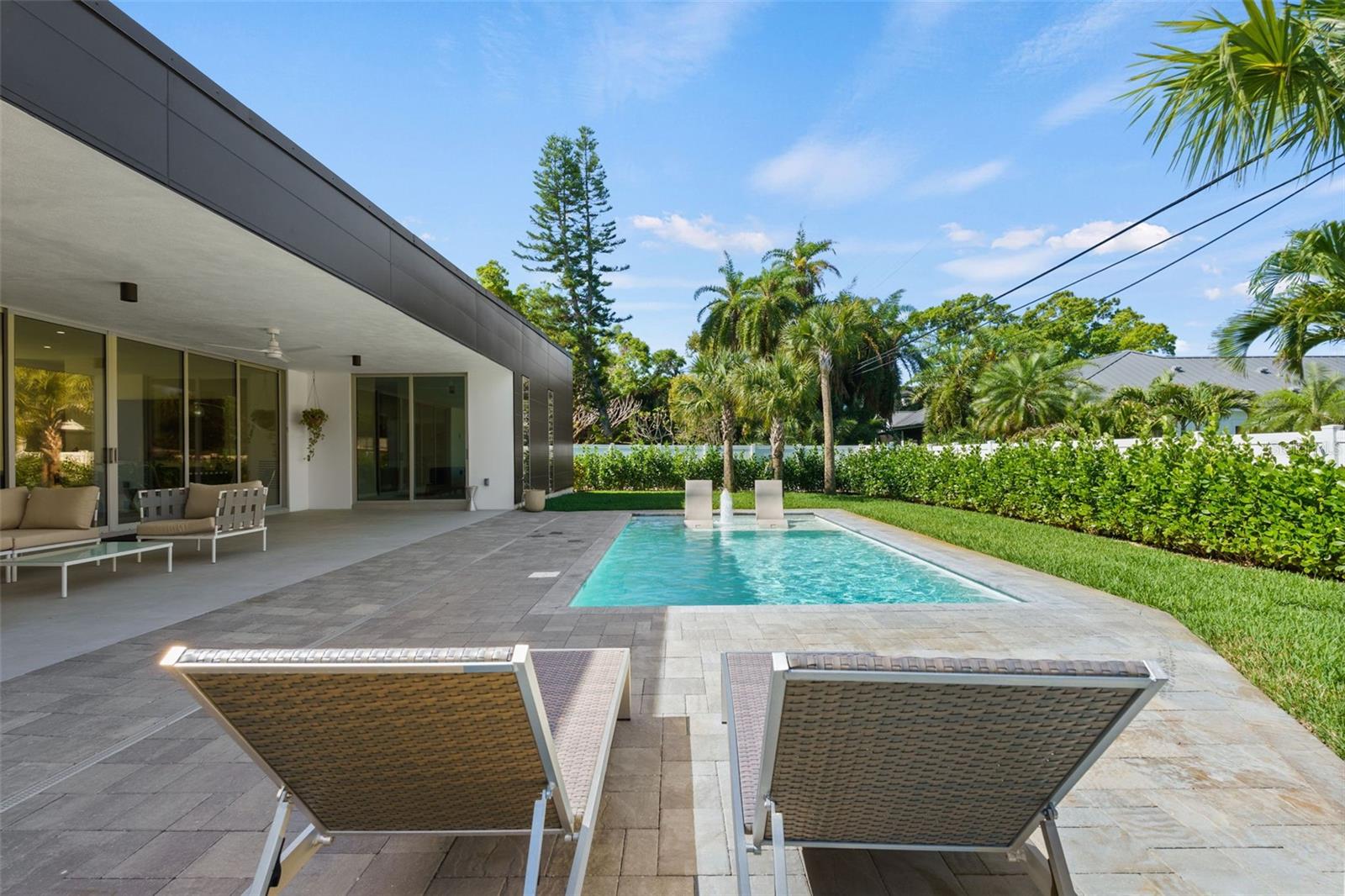 1304 INDIAN ROCKS RD, BELLEAIR, FL, 33756