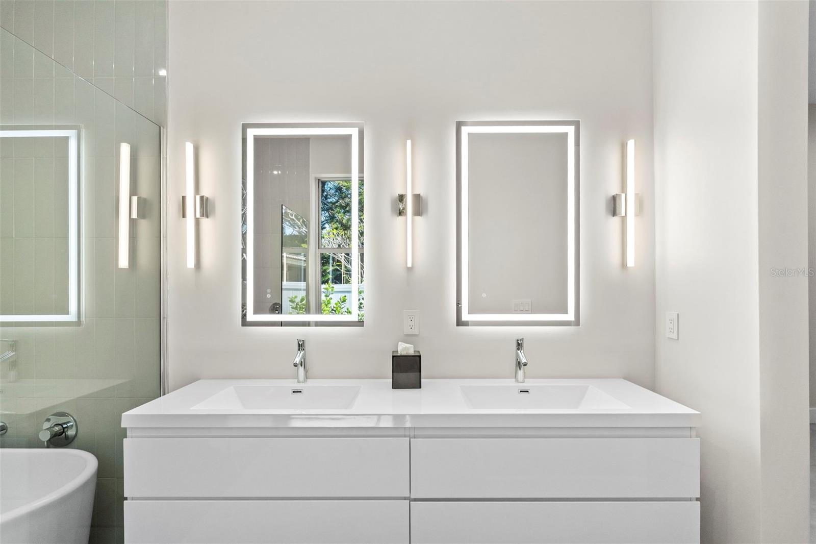 1304 INDIAN ROCKS RD, BELLEAIR, FL, 33756