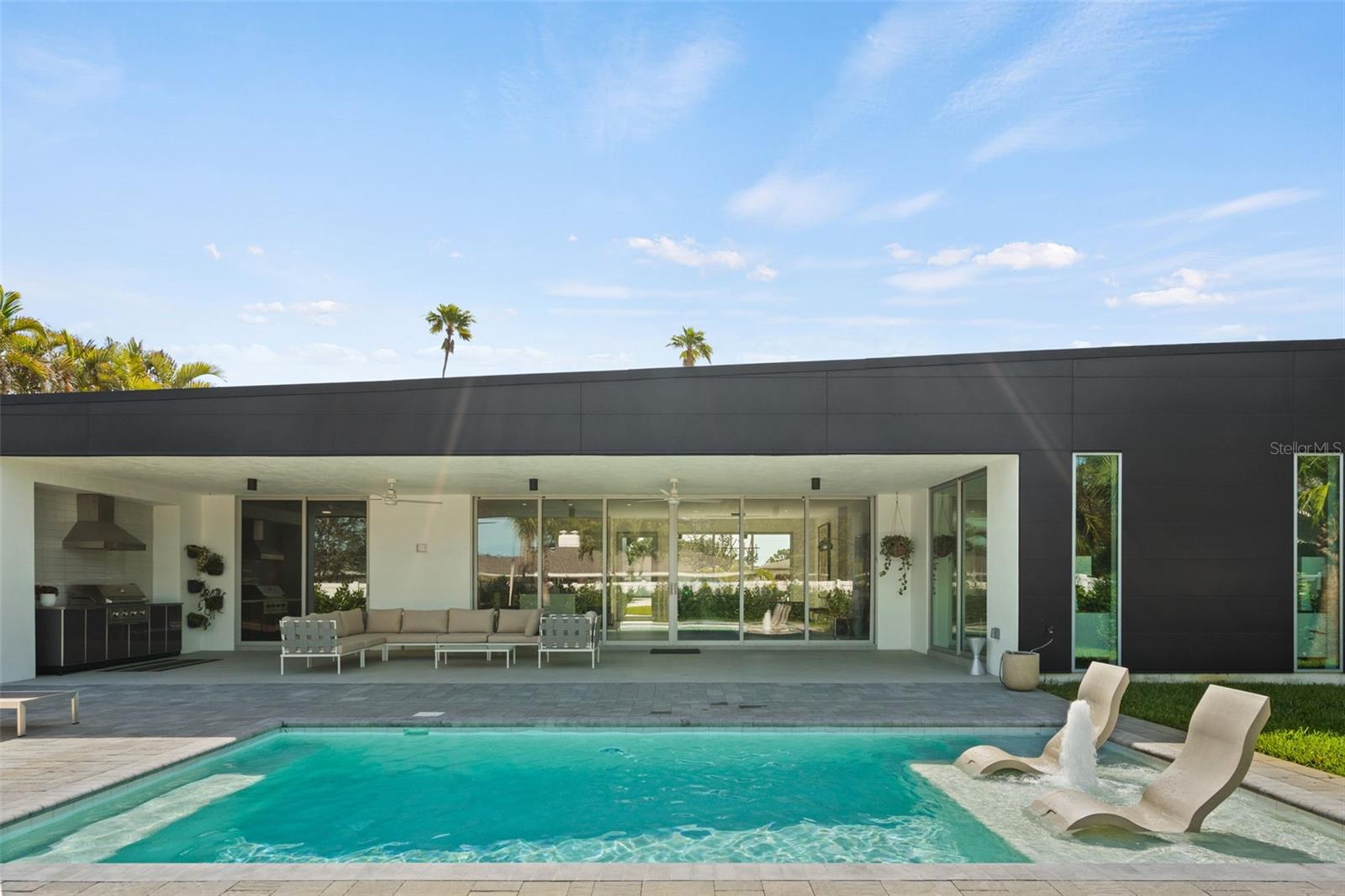 1304 INDIAN ROCKS RD, BELLEAIR, FL, 33756