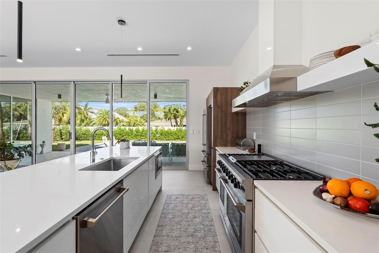 1304 INDIAN ROCKS RD, BELLEAIR, FL, 33756