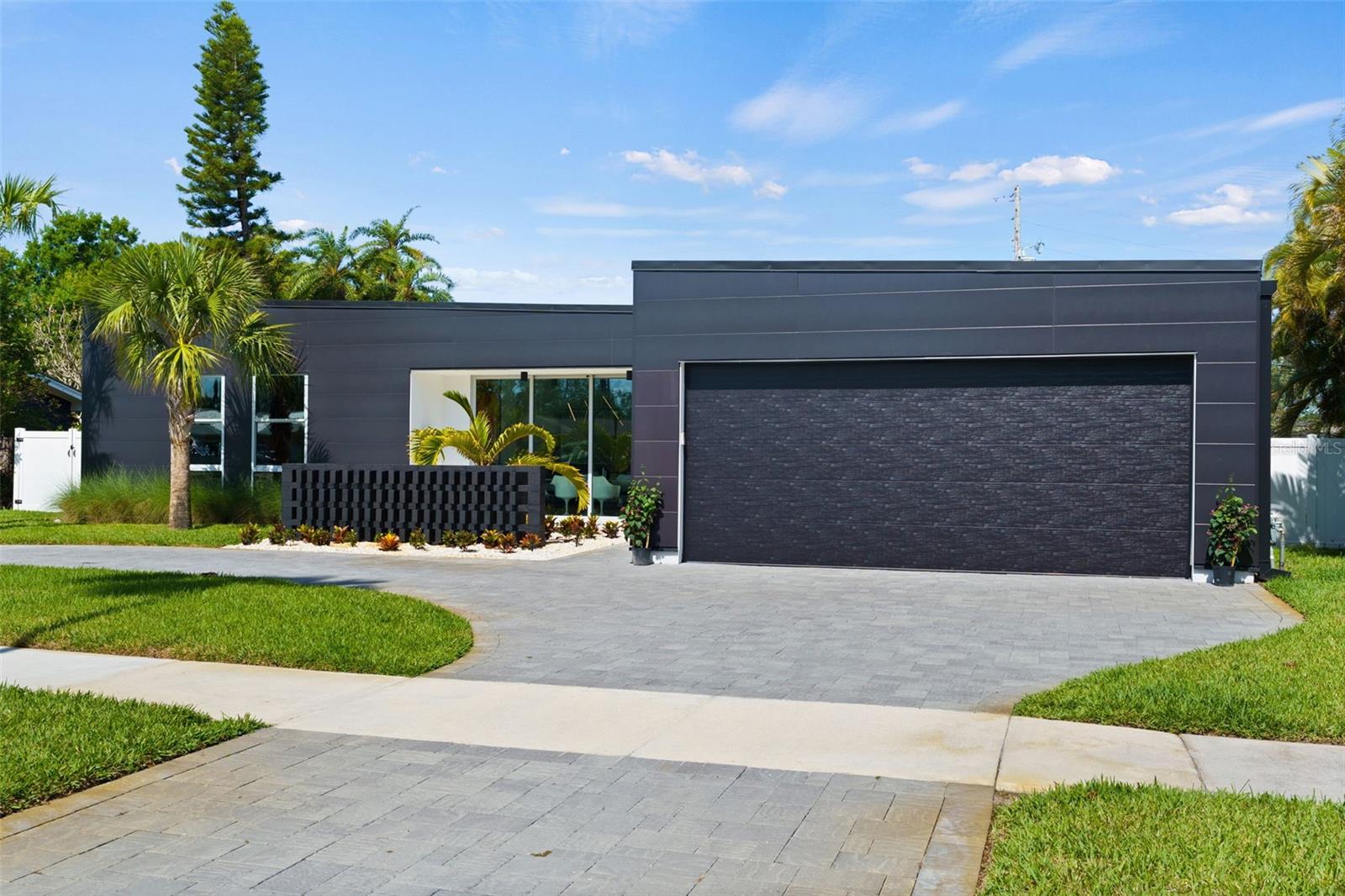 1304 INDIAN ROCKS RD, BELLEAIR, FL, 33756