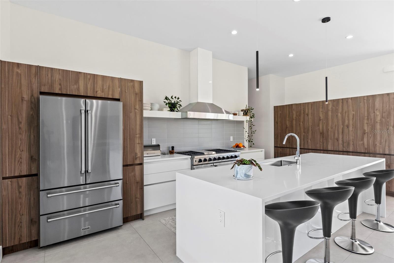 1304 INDIAN ROCKS RD, BELLEAIR, FL, 33756