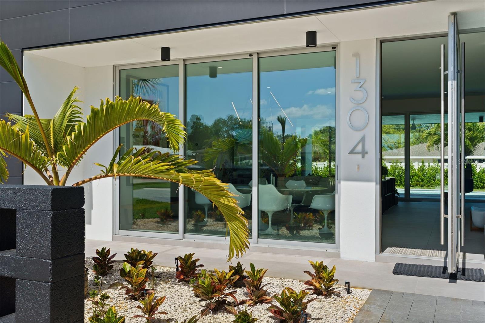 1304 INDIAN ROCKS RD, BELLEAIR, FL, 33756