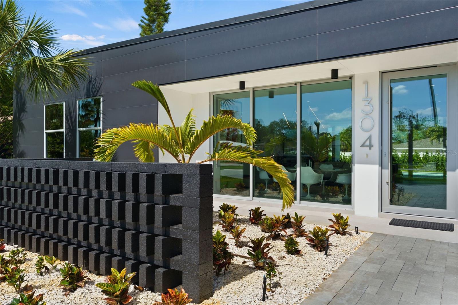 1304 INDIAN ROCKS RD, BELLEAIR, FL, 33756