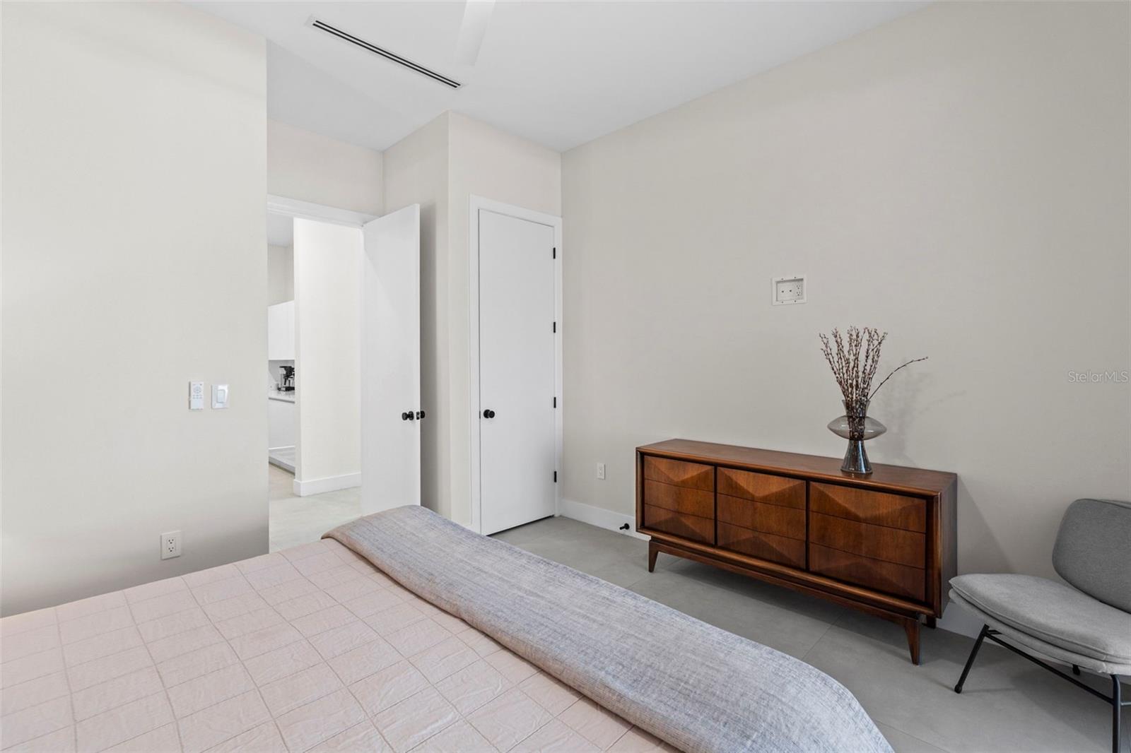 1304 INDIAN ROCKS RD, BELLEAIR, FL, 33756