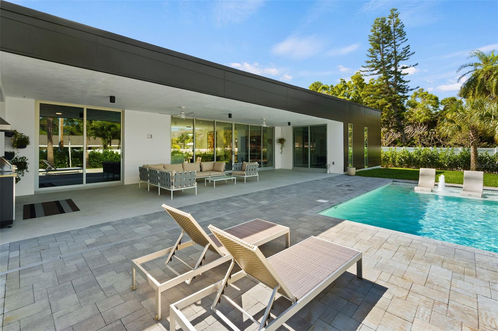 1304 INDIAN ROCKS RD, BELLEAIR, FL, 33756